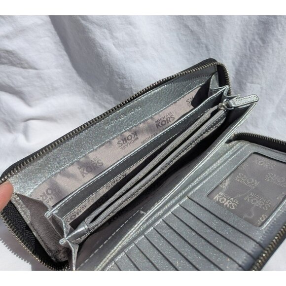 FINAL PRICE DROP Michael Kors Large Zip Around Wallet MK Signature Gray Silver - Picture 7 of 12